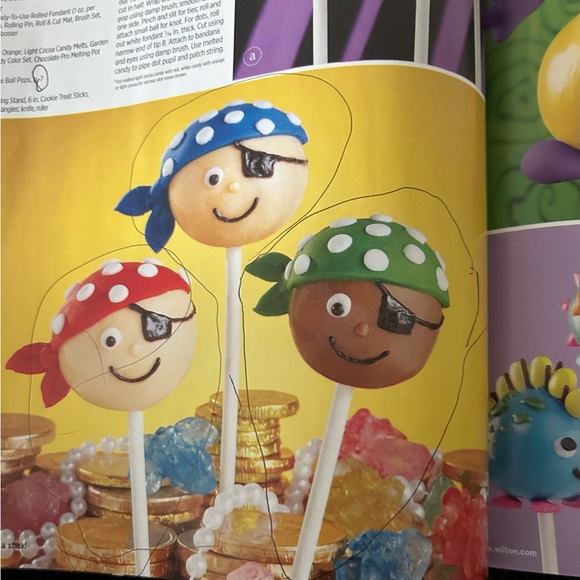 Wilton-Pops!-Sweets on a Stick Book - Picture 10 of 11